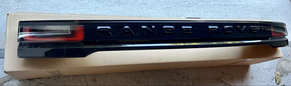 Land Rover Alle Autoersatzteile: Heckblende Range Rover Velar – Gebraucht aus Altstätten SG von fej_527z 1