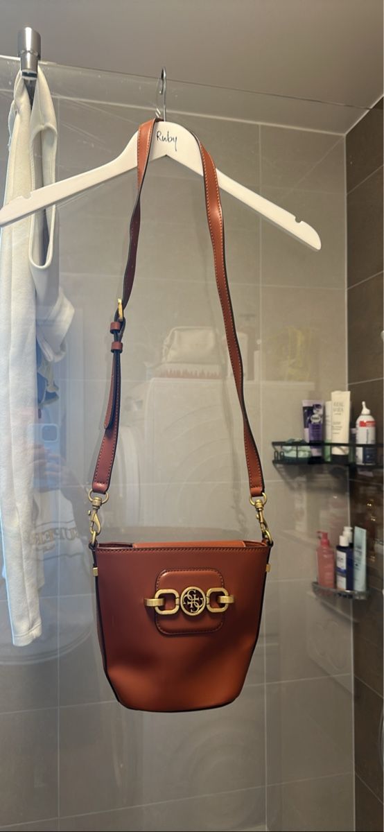 Borse da donna: Sac Guess – Usato da St-Pierre-Clages venduto da yan_t6wn 1