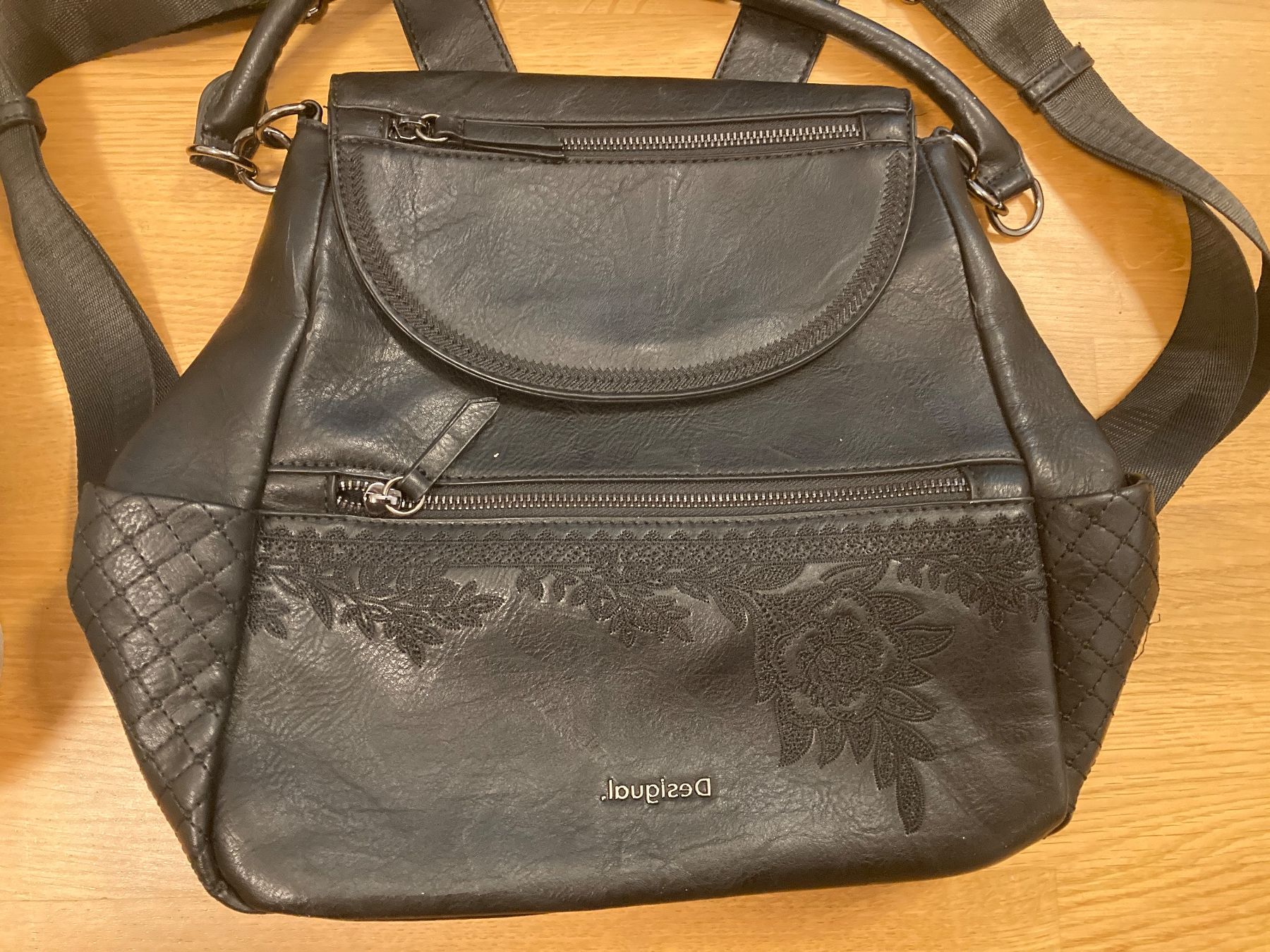 Borse da donna: 3 Rucksäcke und 1 Tasche gebraucht – Usato da Luzern venduto da Mauseli4 1