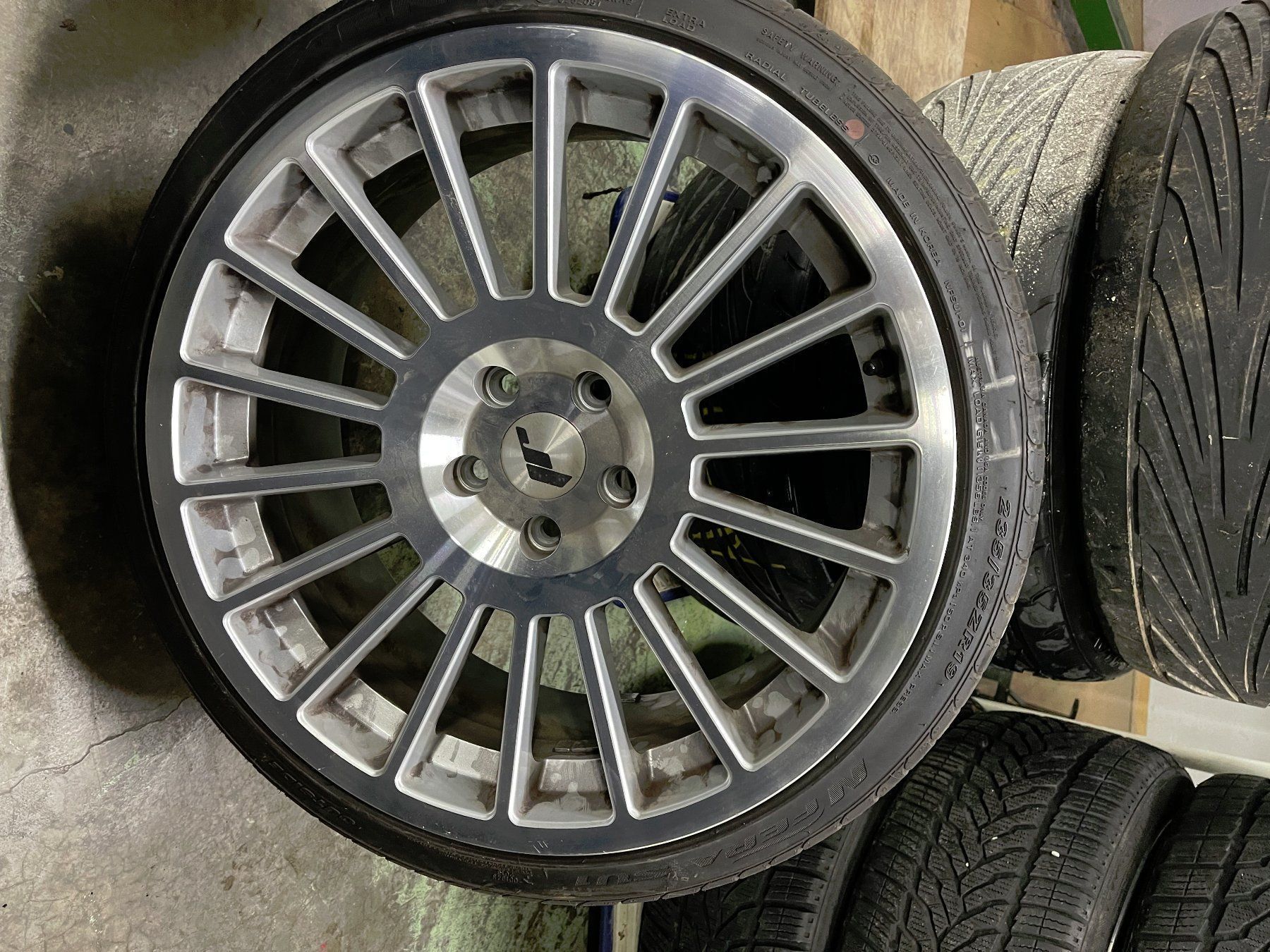 Mercedes-Benz Pneumatici & Ruote complete: Roues Mercedes – Usato da Vernayaz venduto da garageducasino