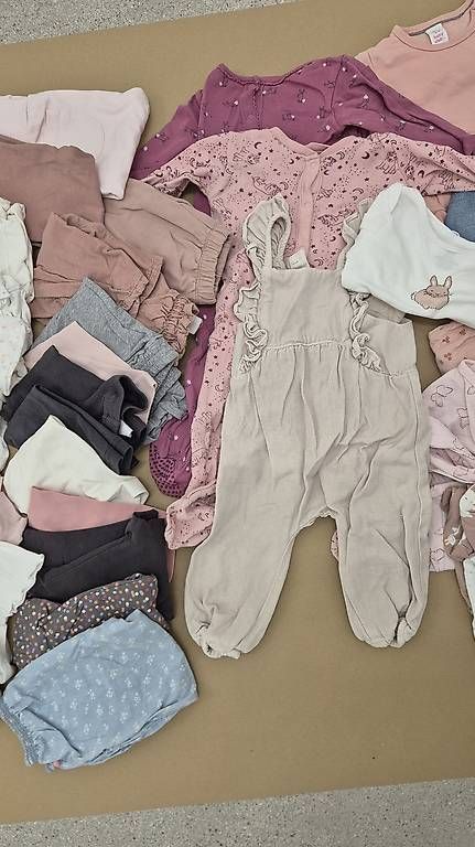 Ensembles coordonnés: Top mädchen kleider paket gr 74  – D'occasion à Neunkirch par mir_c9zg 2