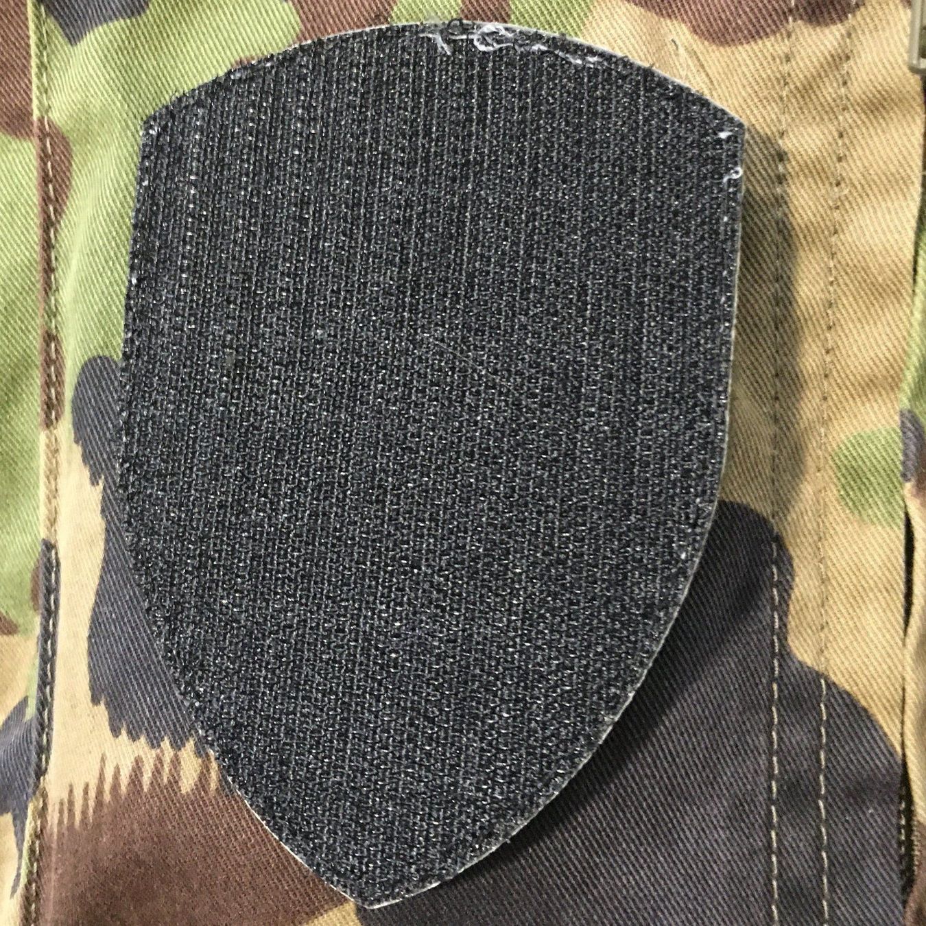 Schweizer Armee Placchette & Badge: Abzeichen Einsatz Corona 20 Genie Panzer Klett Badge Chars – Nuovo e nell'imballaggio originale da Genève venduto da Jiday 1