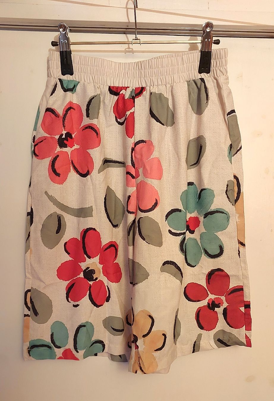 Pantaloni: Sommer Shorts – Nuovo (secondo la descrizione) da Brunnen venduto da CHOUCHOU.