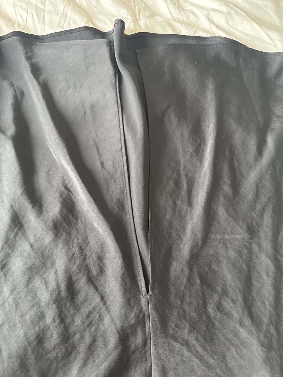 H&M Kleiderpakete: Sleek Mama Set Shirth & Midi Skirt – Gebraucht aus Horgen von mar_yy7g 5