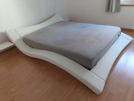 Designer echt Leder Bett 160 auf 200 inklusive 2 Nachttische