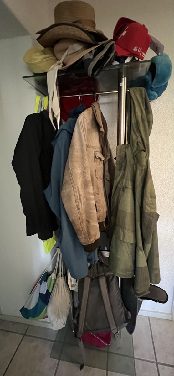 Cintres: Coat rack / Kleiderablage – D'occasion à Zürich par ItzySprsonic 2