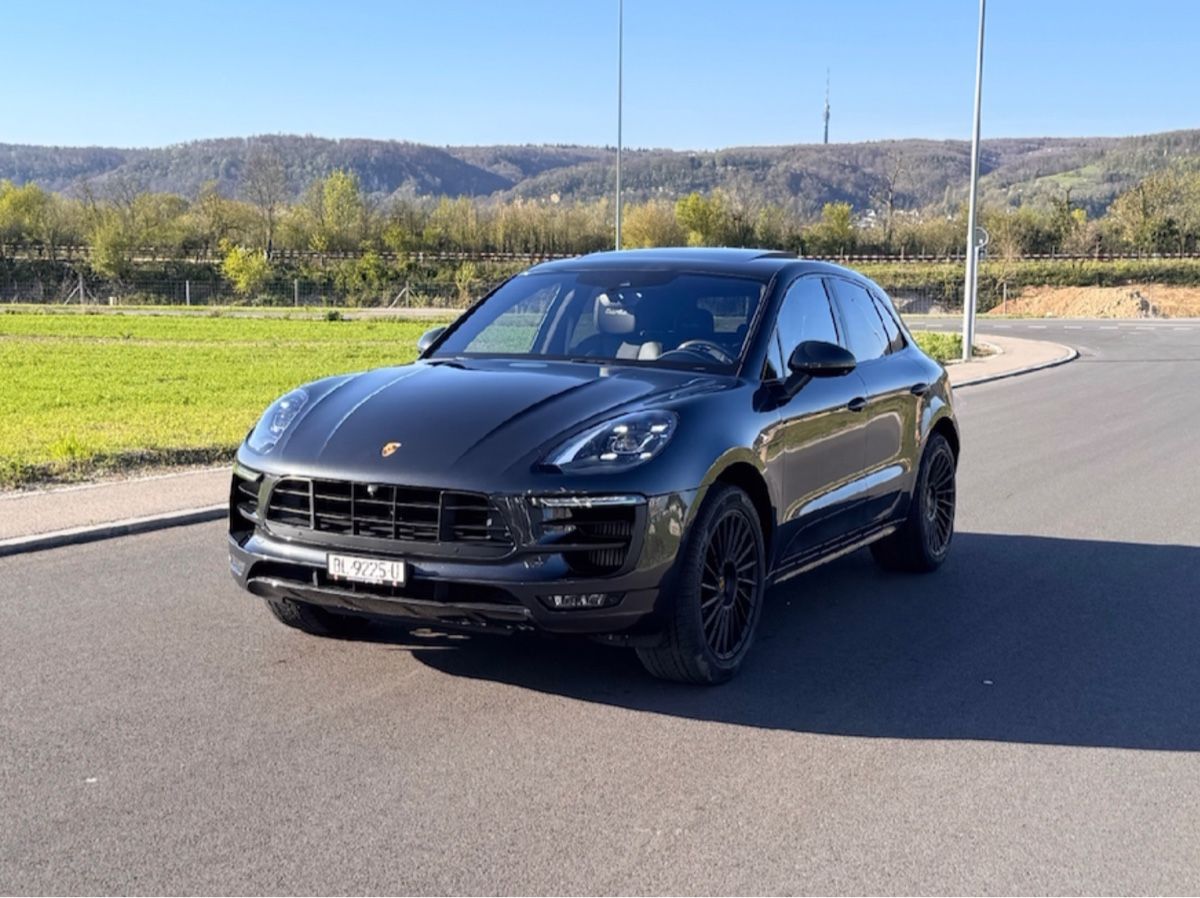 Porsche Autos: Macan Turbo – Gebraucht aus Zürich von Leined