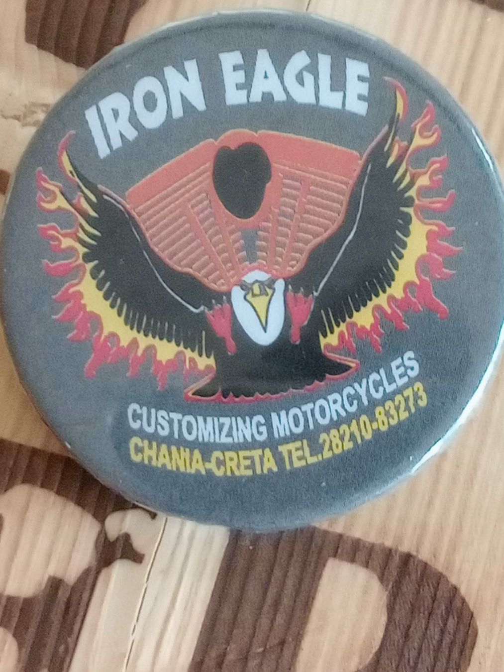 Harley-Davidson Placchette & Badge: Iron Eagle Button/Anstecker Customizing Motorcycles,Neu! – Nuovo (secondo la descrizione) da Waldenburg venduto da Wild_Thing_II