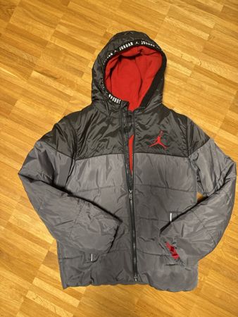 Jordan Winterjacke, Grösse 10-12 Jahre.Top Zustand!