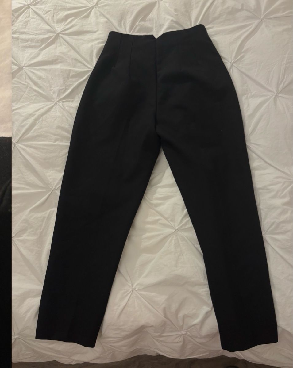 Zara Pantaloni: Schwarze Anzugshose Zara – Usato da Winterthur venduto da beijaflor777 2