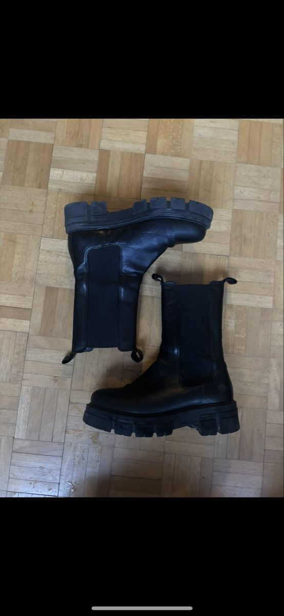 Scarpe da donna: Stiefel schwarz Gr. 38 – Usato da Zürich venduto da pau_pp8b