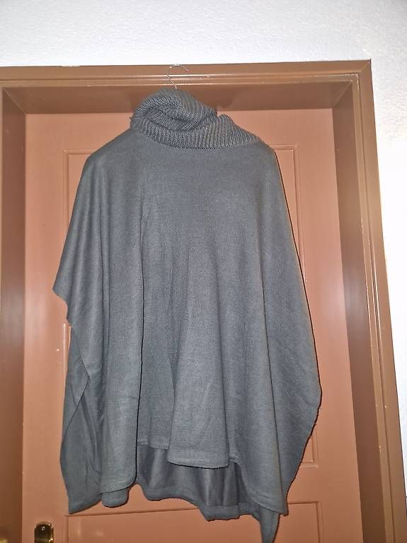 Cappotti: Poncho mantella grigia – Usato da Bellinzona venduto da ali_j8kj 1