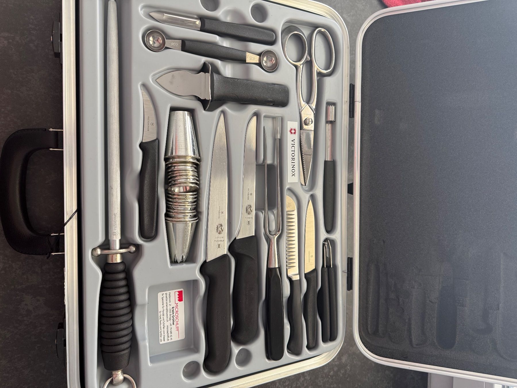 Victorinox Coltelli: Victorinox-messerkoffer mit Nylongriffe – Nuovo (secondo la descrizione) da Zollikofen venduto da sar_lhr9 1