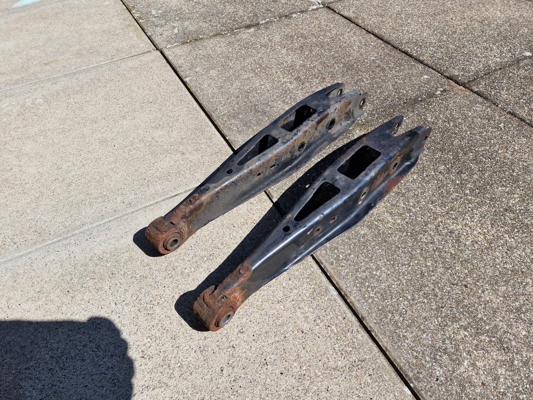 Toutes les pièces auto: Querlenker Lateral Arm - Suspension Control Arm - WRX STI – D'occasion à Buchrain par Sssschaller 6