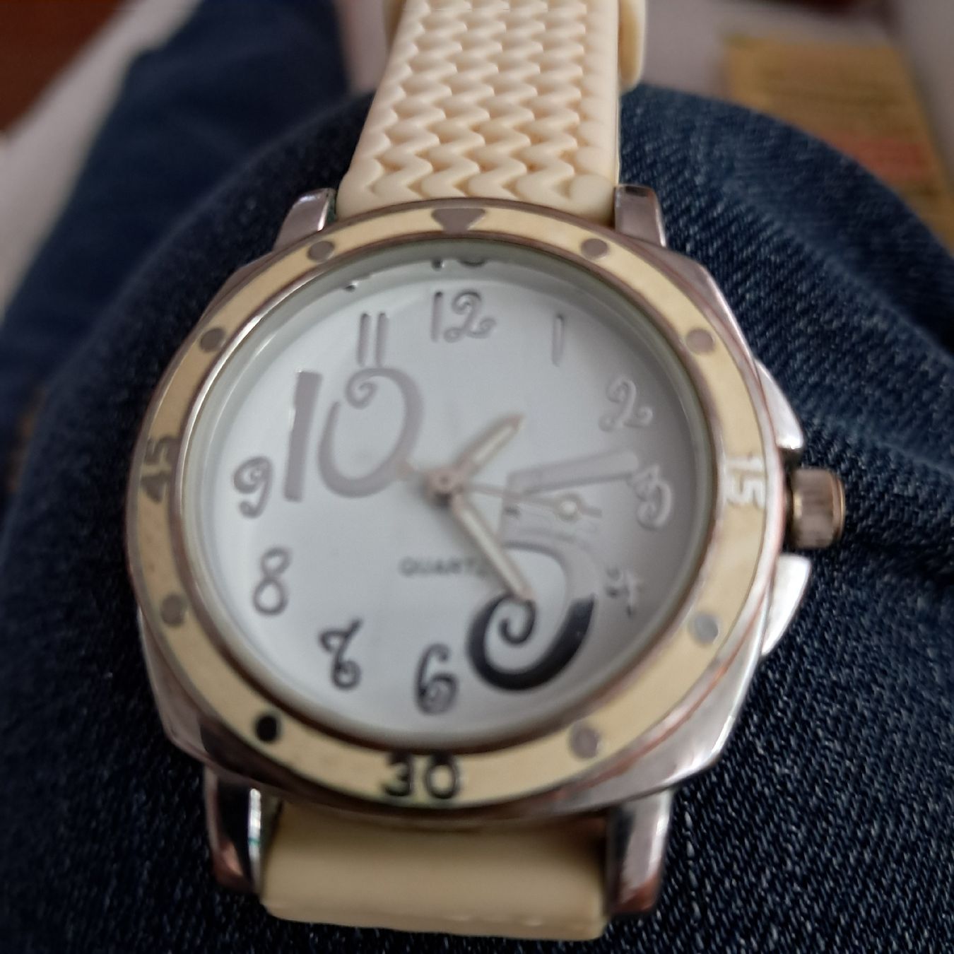 Orologi: montre dame originale – Usato da Prévondavaux venduto da ama_lwd6