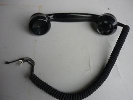 biete ein alter telefonhöhrer an