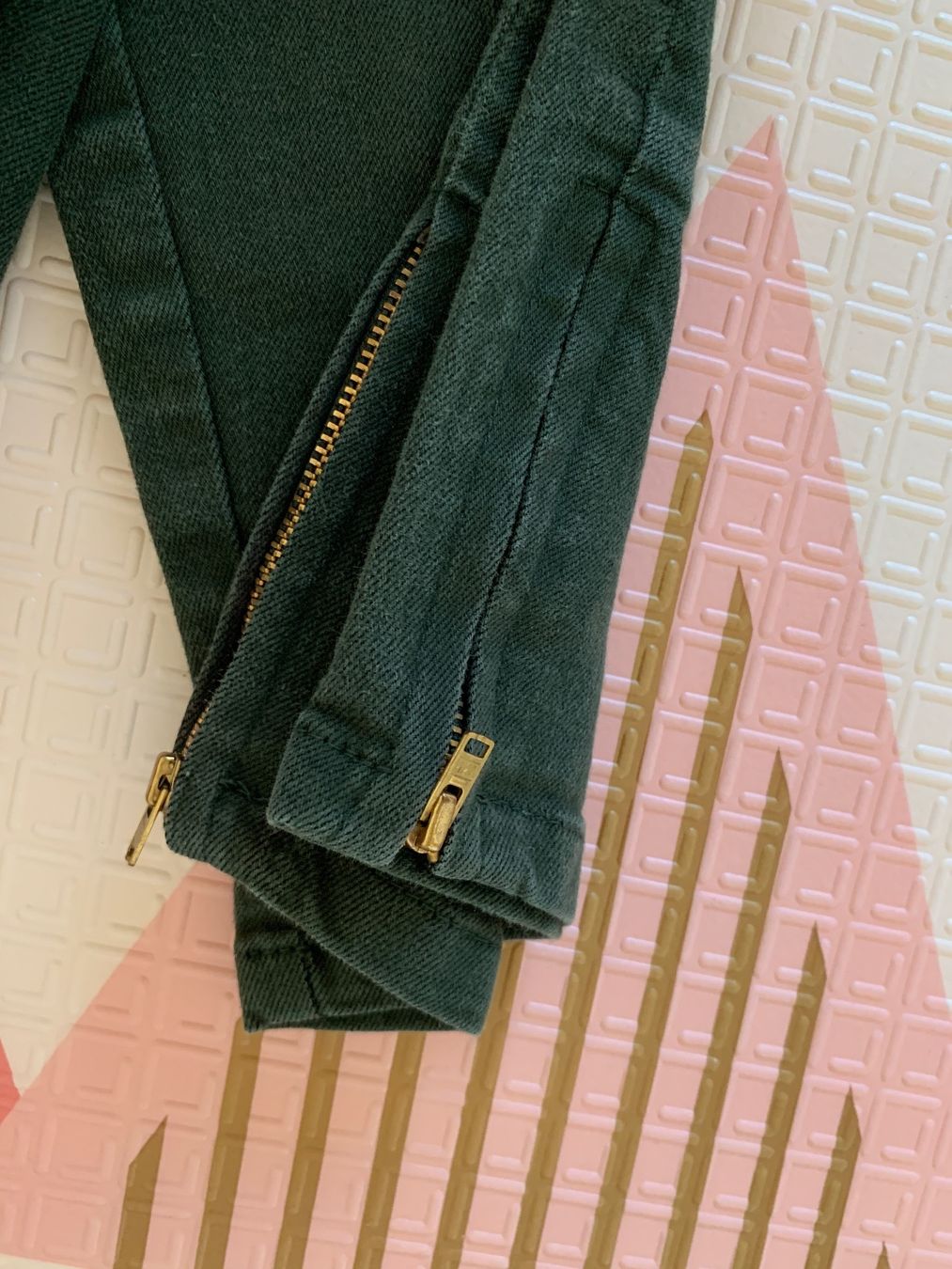 Jeans: Dunkelgrün Damen Jeans – Usato da Schlieren venduto da tug_568r 2