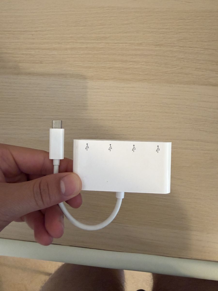 Hub & Switch: USB C Hub 4 Ports – Usato da Zürich venduto da fresh0001 3