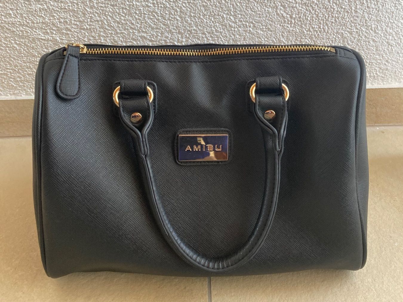 Borse da donna: Schwarze Amisu Damentasche / Bowlingtasche – Nuovo (secondo la descrizione) da Sempach venduto da son_698y