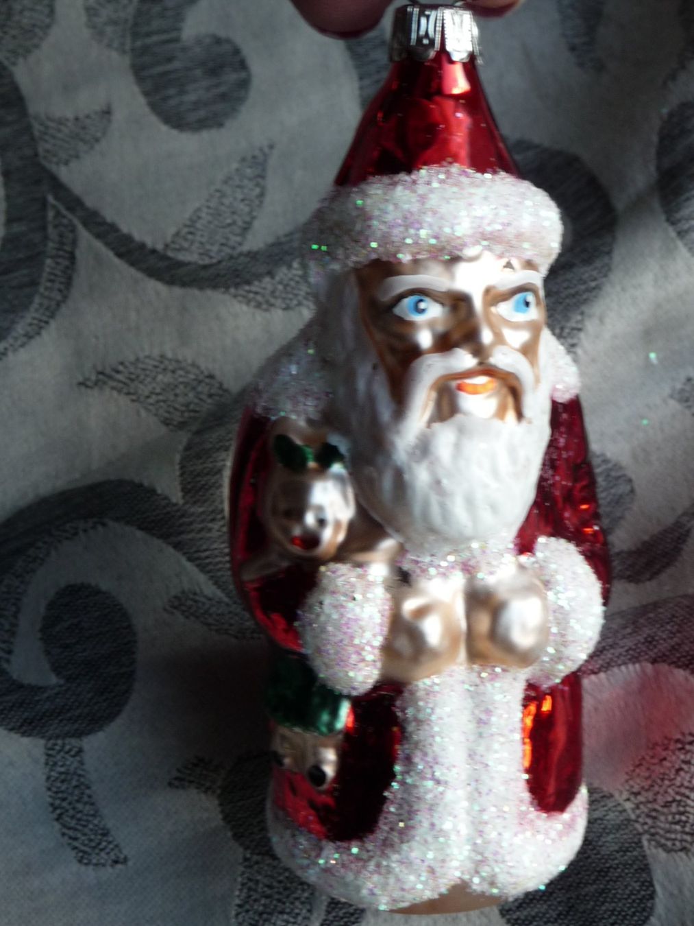 Tutte le decorazioni: Weihnachtsmann mit Puppe Christbaumschmuck – Nuovo e nell'imballaggio originale da Alpnach Dorf venduto da marvo