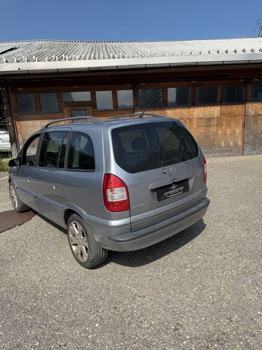 Opel Automobili: Opel Zafira mit MFK – Usato da Altstätten SG venduto da ism_8vc9 3