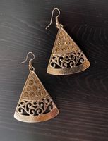 ✨Stylische Ohrringe aus Metall mit Steinchen ✨