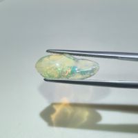 Opal mit Natürlichem Freeform  Schliff 2.91ct