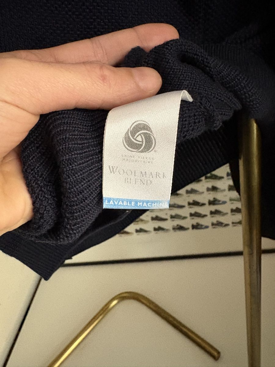 Lacoste Pullover & Sweatshirts: Pull Lacoste Homme Bleu Marine Taille 5 – Gebraucht aus Neuchâtel von sharposneaks 5