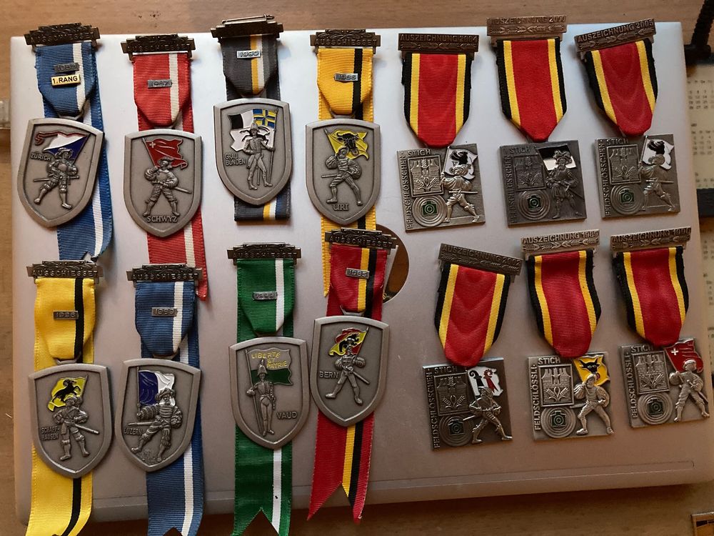 Rehhaarrosette Mit Schützenabzeichen | Trachtenzubehör Für Herren