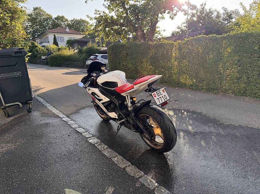 Strada: Yamaha R6 RJ15 – Usato da Spiegel b. Bern venduto da maxB56 3