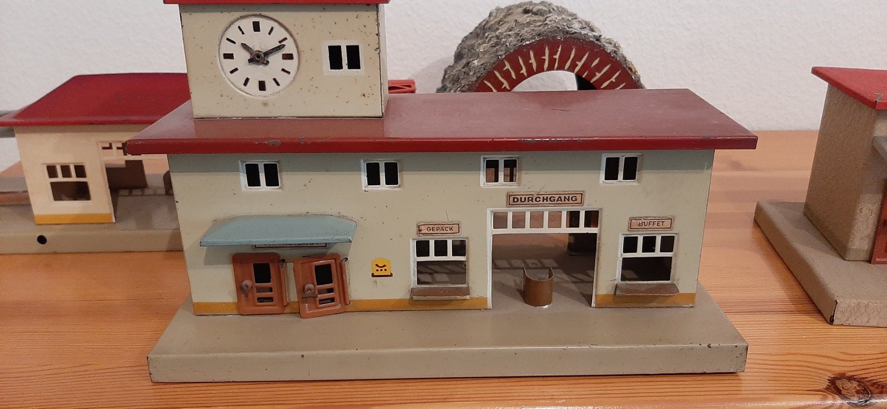 Kibri Modelleisenbahnen: 5 teiliges H0 - Kibri - Konvolut – Gebraucht aus Wiesendangen von pau_56xn 5