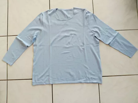 Damen T-Shirt Pullover hellblau mit Glitzersteinen Grösse XL