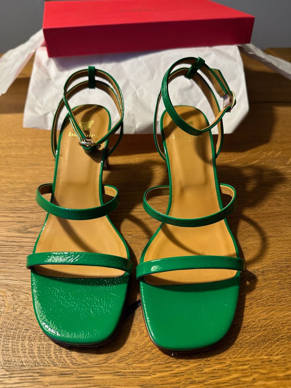 Bobbies Scarpe da donna: Bobbies Pumps, Grün Lackleder Gr. 38 – Usato da Zürich venduto da thw_bp9v