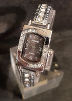 NEU Lady Armbanduhr sehr elegant glizernd