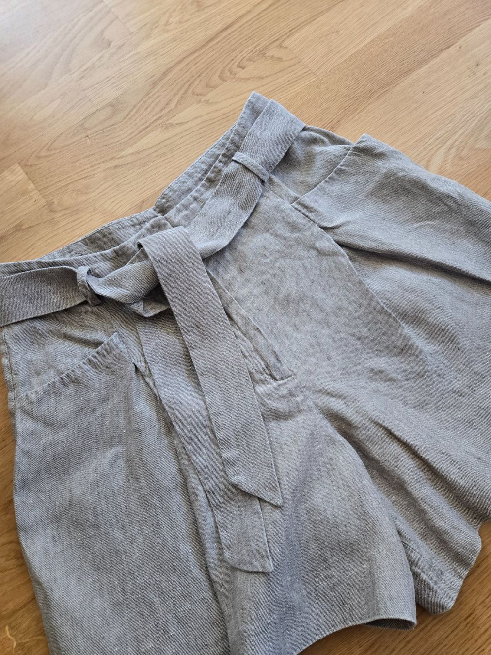 Massimo Dutti Pantalons: Massimo Dutti linen shorts 42 – D'occasion à Horgen par dariajedraszyk 5