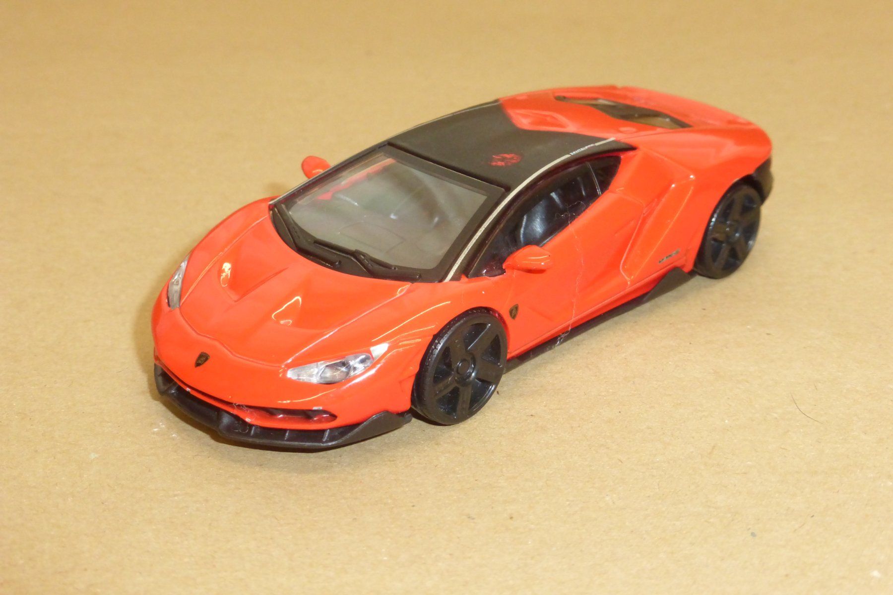 Bburago Modellini d'auto: Lamborghini Centenario rot – Usato da Gempen venduto da Smokie72 1