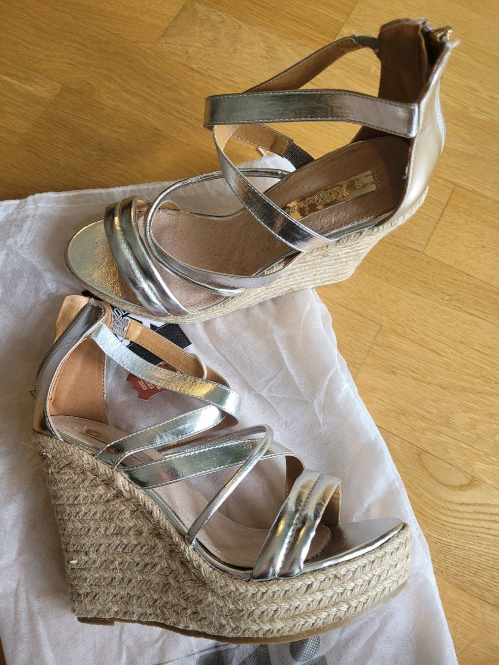 Scarpe da donna: Sandaletten mit Keilabsatz Gr. 39 – Nuovo e nell'imballaggio originale da Zürich venduto da woh_pvr9