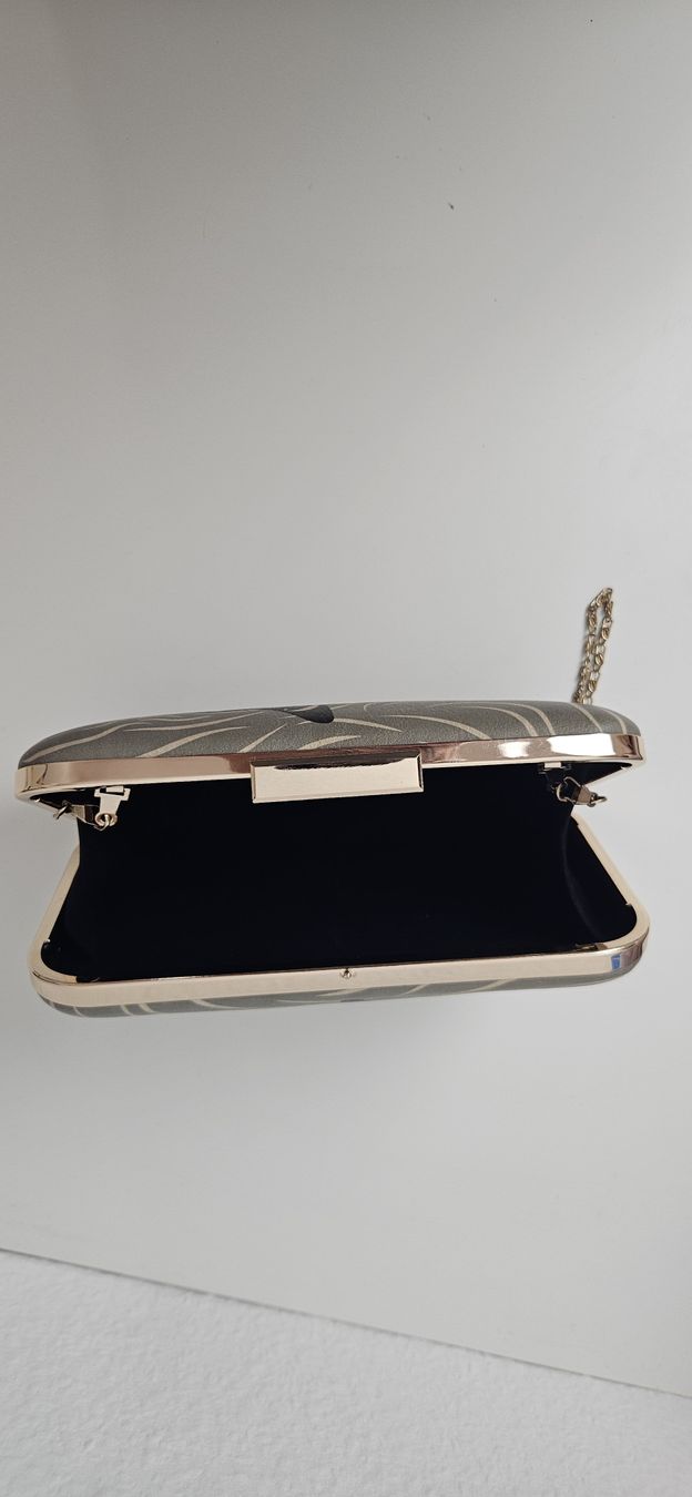 Borse da donna: DOGO Katzen Clutch - veganes Leder – Usato da Dättwil AG venduto da son_x2fq 5