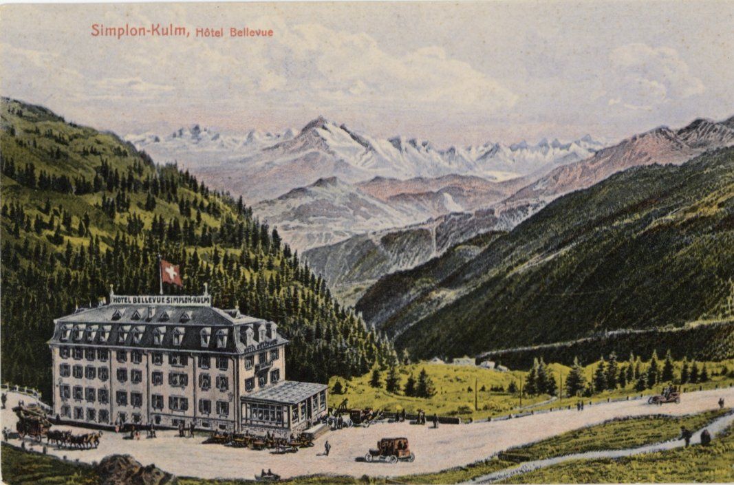 Cartoline postali: Simplon - Kulm  VS  -  Hôtel Bellevue / Kutsche & Oldtimer – Usato da Brig venduto da Valcards54