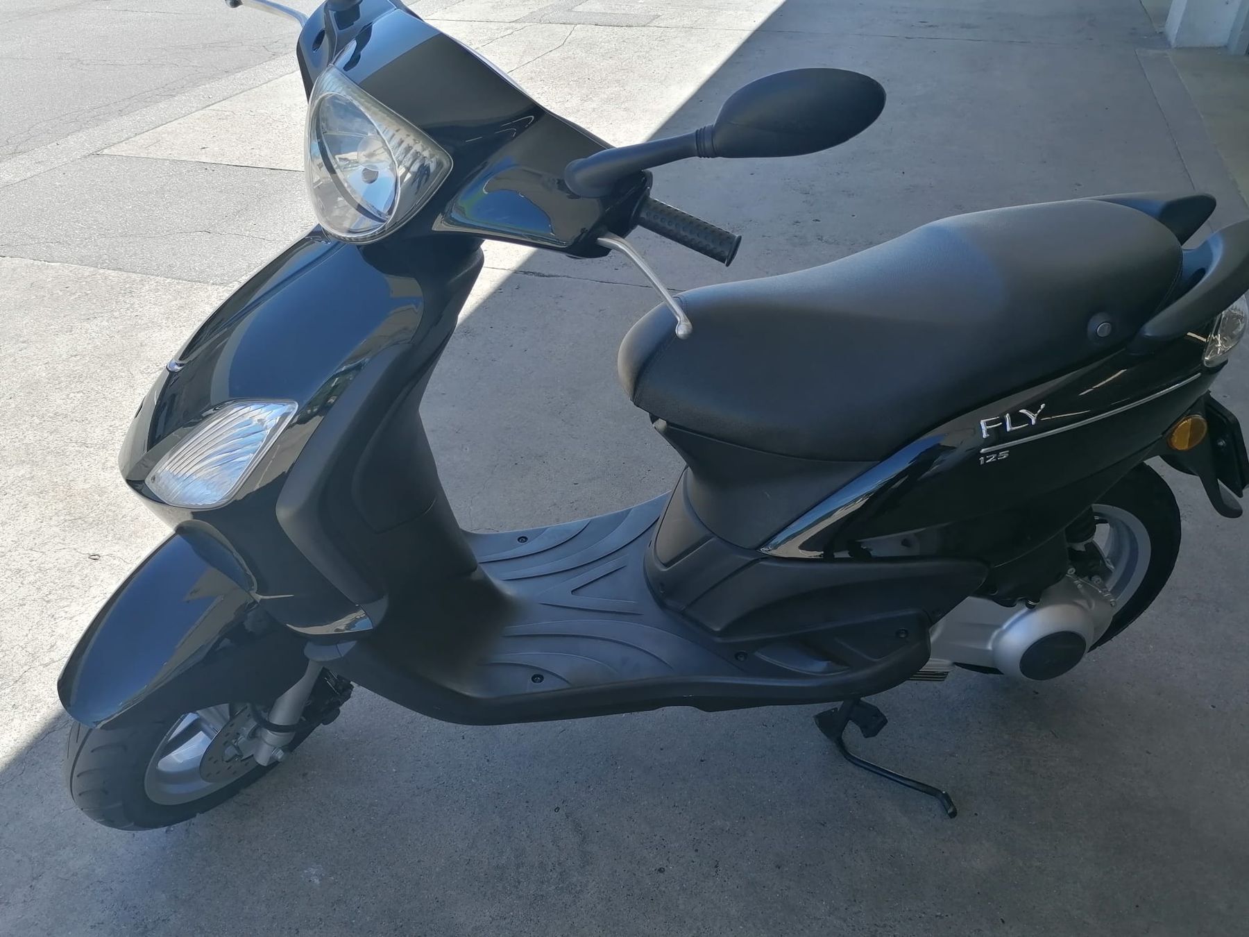Piaggio Scooters: Piaggio Fly 125  – D'occasion à Mendrisio par sel_xhx9