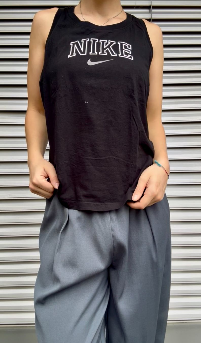 Nike Tops: Nike Racerback Top – D'occasion à St. Gallen par look-twice 1