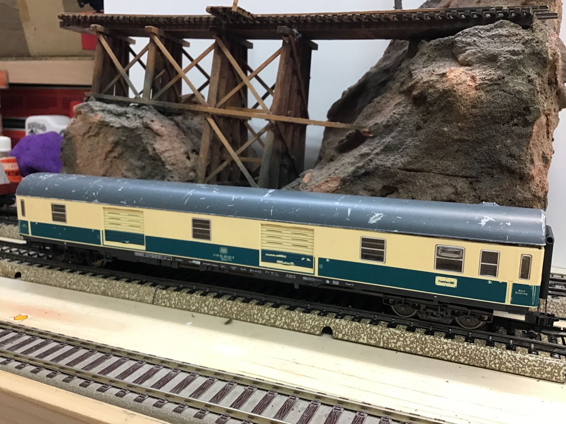 Fleischmann Modellini di ferrovie: fleischmann H0 4013 Gepäckwagen DB, Vintage, – Difettoso da Männedorf venduto da Modellbau-wyss
