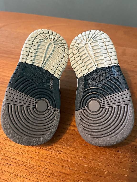 Nike Scarpe per ragazzi: Nike Schuhe Baby 19,5 – Usato da Dübendorf venduto da schakalanze 3