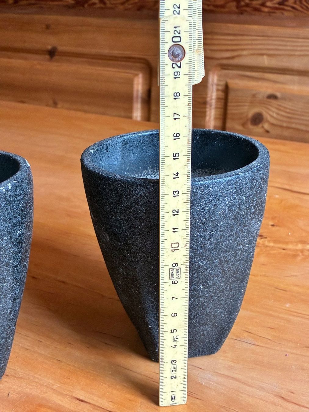 Vasi per fiori: Drei kleinere Töpfe aus Polystone – Nuovo (secondo la descrizione) da Hinterforst venduto da Gartenweib 1