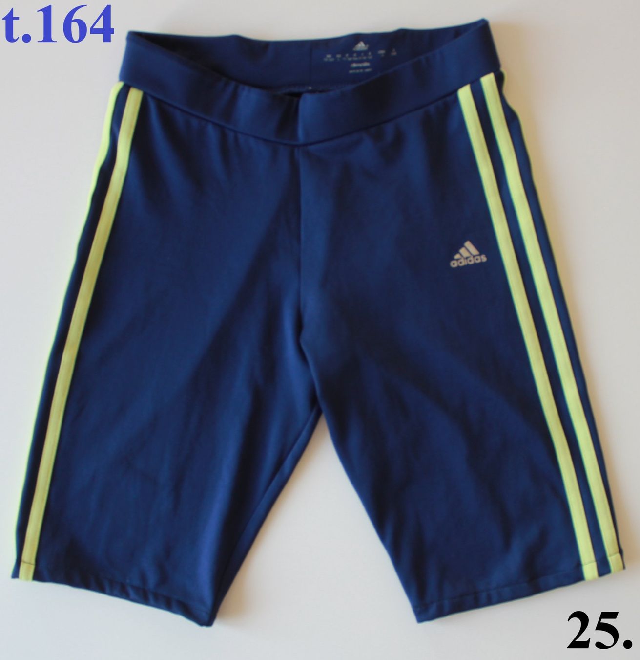Adidas Pantaloni: Short Adidas  t. 164 – Usato da Peseux venduto da Gilloss