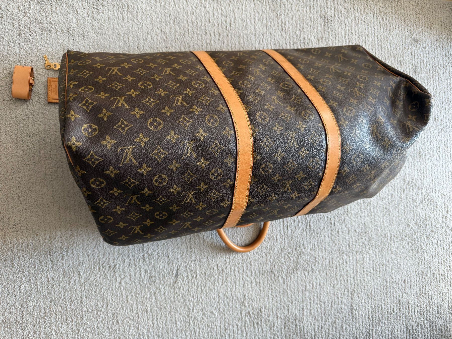Louis Vuitton Sacs: Louis Vuitton Keepall 60 Monogram Canvas Original M41422 – Neuf (Voir description) à Zürich par pri_g25x 3
