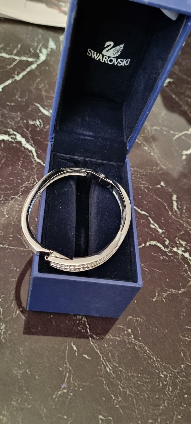 Swarovski Armbänder & -reifen: Swarovski Armreif – Neu und originalverpackt aus Schaffhausen von Karat0 1