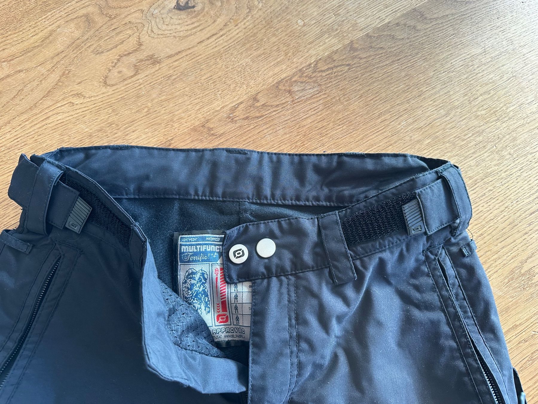 Pantaloni: Belowzero Skihose/Snowboardhose Damen Gr. S – Usato da Niederbüren venduto da Hudi_1974 3