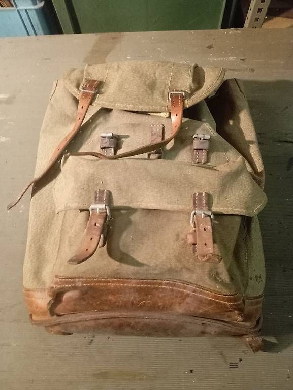 Schweizer Armee Zaini: Original Schweizer Militär Rucksack – Usato da Basel venduto da Petergunn