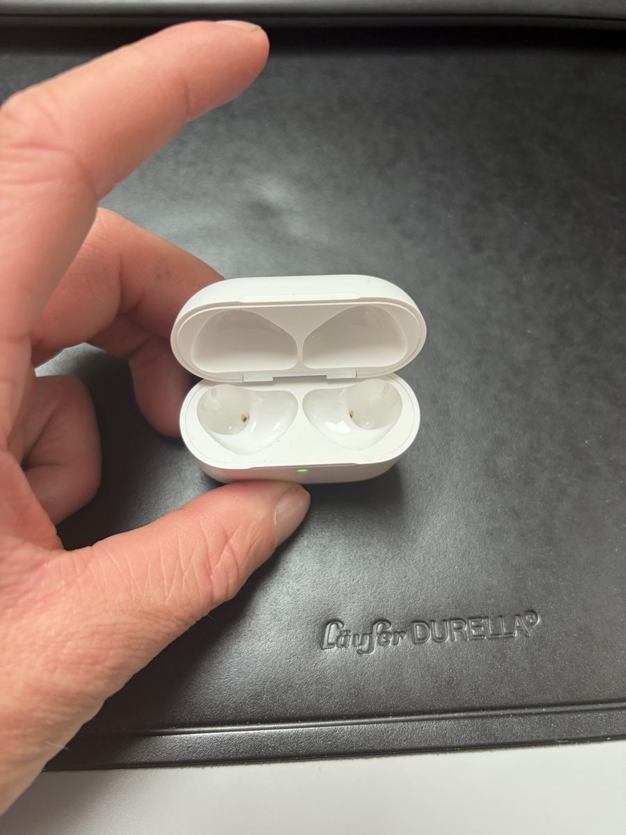 Apple Casques audio: Apple AirPods gen. 4 – Neuf (Voir description) à stettlen par brafam 2